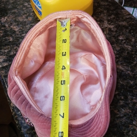 Girls pink hat - Picture 3 of 3